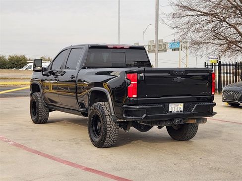 Used 2024 Chevrolet Silverado 2500 ZR2 w/ Technology Package image 6