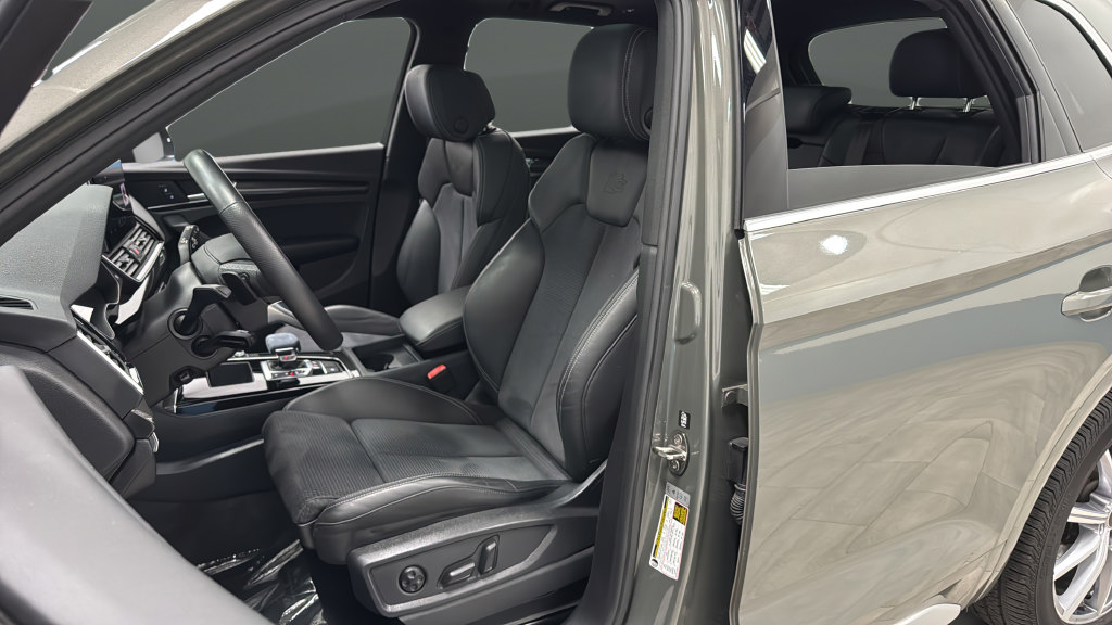 Used 2024 Audi SQ5 Premium w/ Convenience Package AWD/4WD image 9