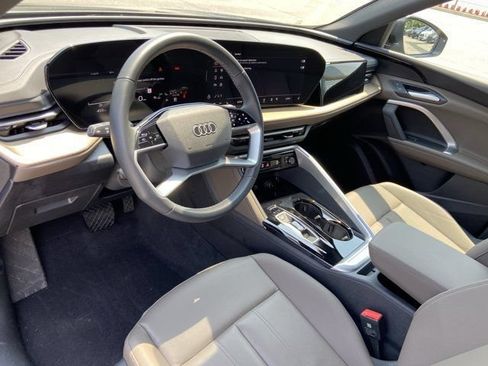 Used 2025 Audi Q5 Premium w/ Convenience Package AWD/4WD image 24