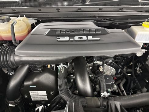 Used 2022 RAM 1500 Limited w/ Bed Utility Group image 32