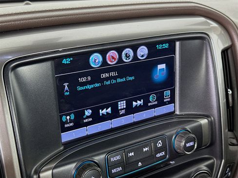 Used 2017 Chevrolet Silverado 1500 LTZ Z71 w/ LTZ Plus Package image 15