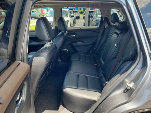 Certified 2021 Nissan Rogue SL w/ Premium Package FWD image 16