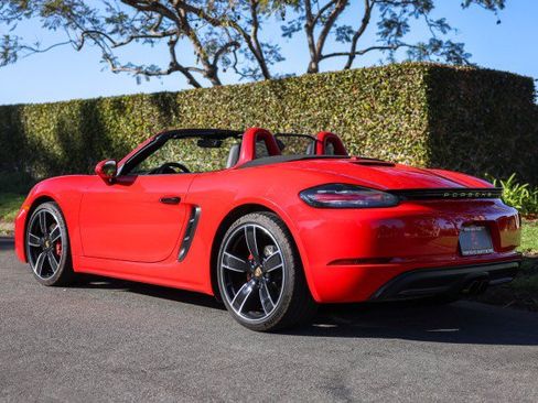 Used 2019 Porsche 718 Boxster S RWD image 5