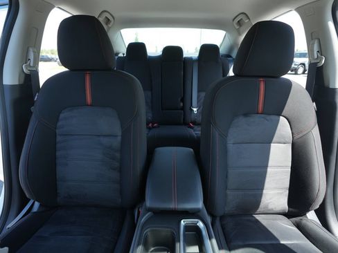 Used 2025 Nissan Sentra SR FWD image 32