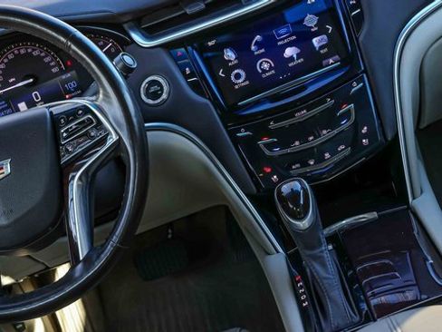 Used 2017 Cadillac XTS Luxury image 18