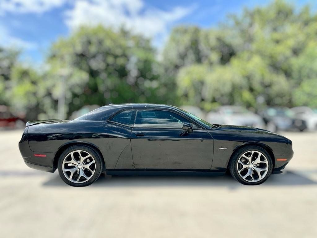 Used 2015 Dodge Challenger R/T Plus RWD image 9
