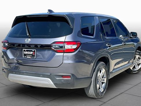 Used 2024 Honda Pilot EX-L image 11