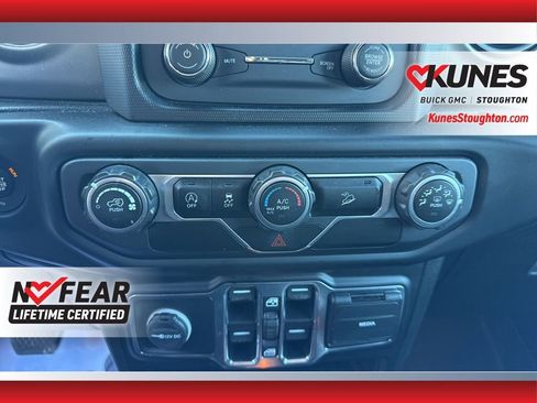 Used 2020 Jeep Wrangler Unlimited Sport image 31