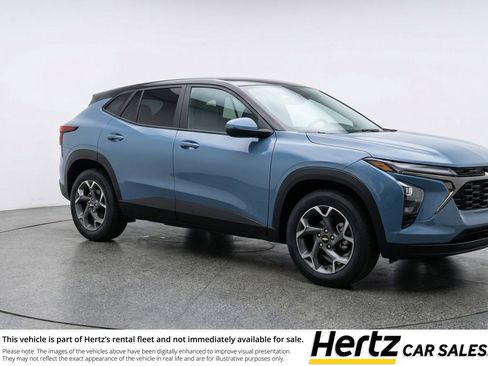 Used 2025 Chevrolet Trax LT image 1