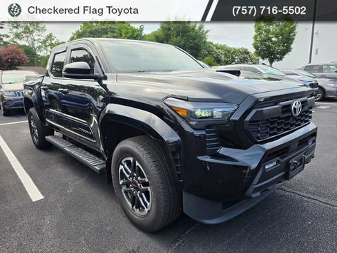 Used 2024 Toyota Tacoma TRD Sport w/ TRD Sport Upgrade Package AWD/4WD image 3