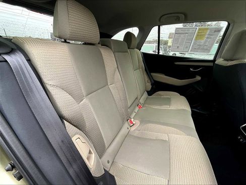 Used 2022 Subaru Outback Premium image 16