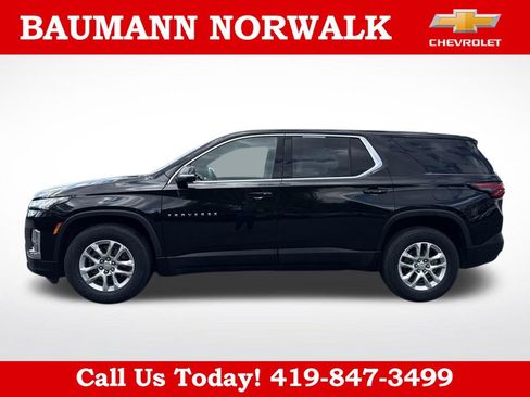 Used 2023 Chevrolet Traverse LS w/ Safety Package FWD image 4