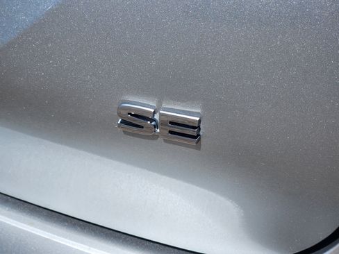 New 2025 Mitsubishi Outlander SE image 9