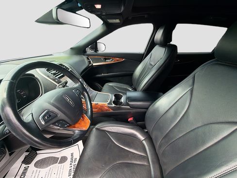 Used 2018 Lincoln MKX Reserve w/ Driver Assistance Package FWD image 21