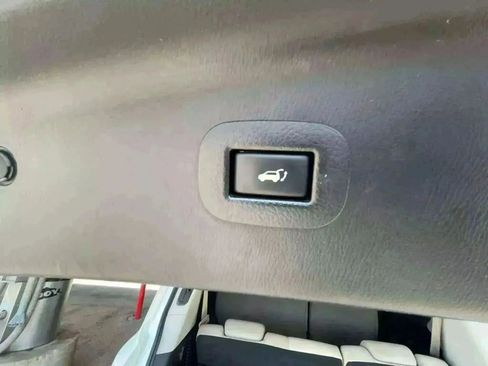 Used 2017 Nissan Armada SL image 33