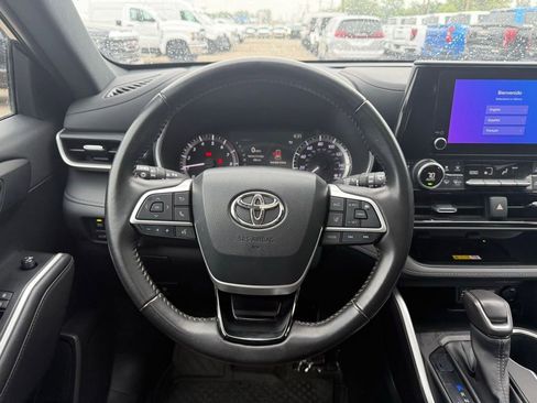 Used 2023 Toyota Highlander XSE AWD/4WD image 17