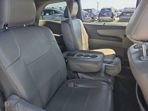 Used 2014 Honda Odyssey EX-L image 18