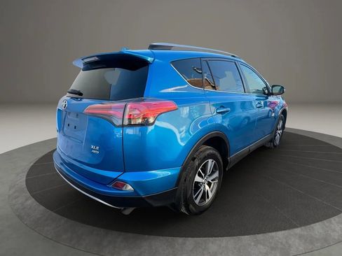 Used 2018 Toyota RAV4 XLE w/ Plus Extra Value Package AWD/4WD image 5