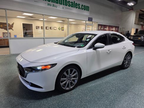 Used 2019 MAZDA MAZDA3 Sedan image 2