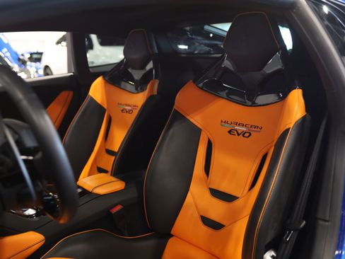 Used 2020 Lamborghini Huracan EVO RWD image 17