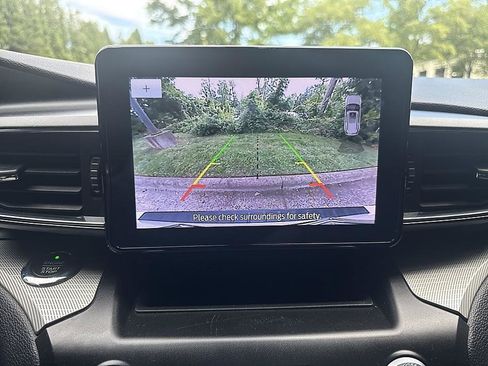 Used 2020 Ford Explorer XLT w/ Equipment Group 202A AWD/4WD image 14