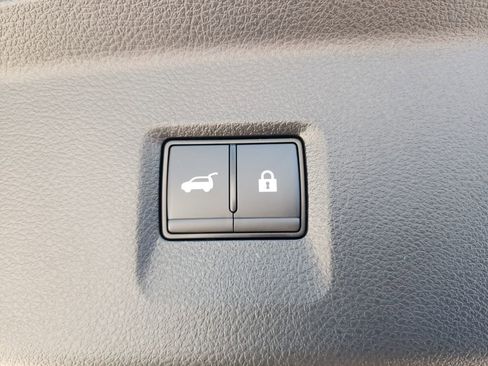 New 2026 INFINITI QX60 Luxe w/ Family Package image 28