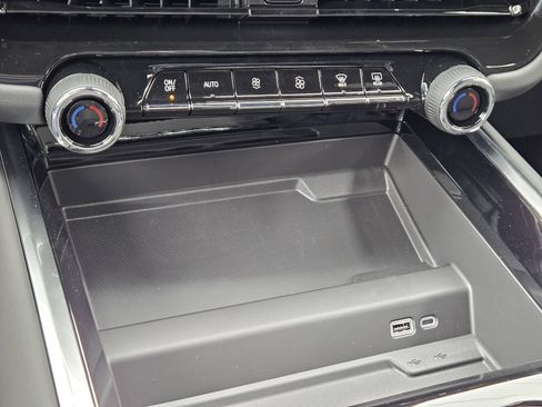 New 2026 Chevrolet Suburban LS w/ LPO, Dark Essentials Package RWD image 18