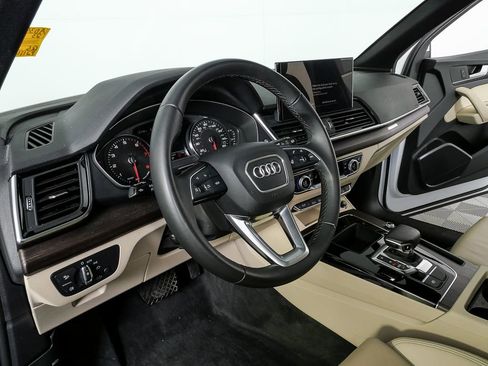 Used 2023 Audi Q5 2.0T Premium w/ Convenience Package AWD/4WD image 4