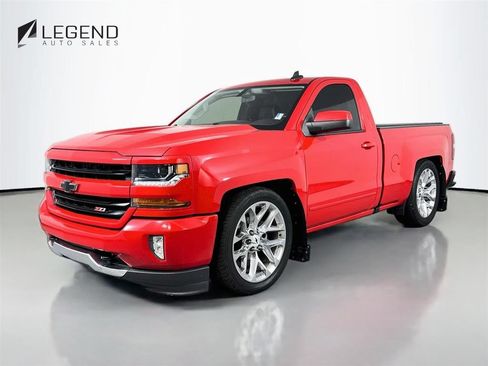 Used 2018 Chevrolet Silverado 1500 LT w/ LT Convenience Package AWD/4WD image 1