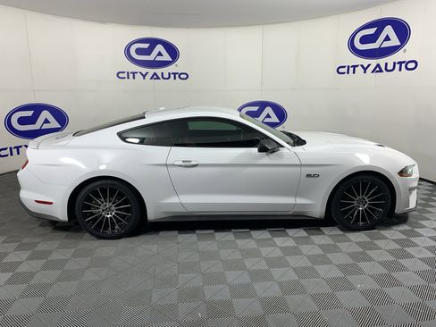 Used 2018 Ford Mustang GT Premium w/ Equipment Group 401A RWD image 2