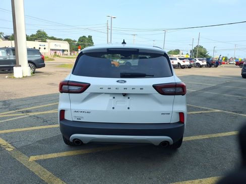 Used 2023 Ford Escape Active AWD/4WD image 5