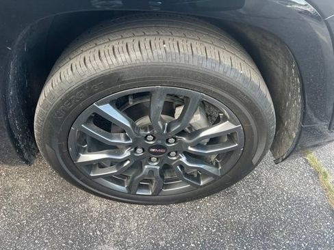 Used 2024 GMC Terrain Denali w/ Black Diamond Edition AWD/4WD image 12