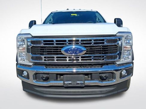 New 2025 Ford F450 XL w/ XL Chrome Package image 2