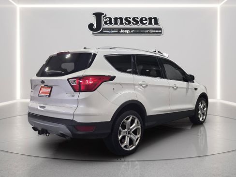 Used 2019 Ford Escape Titanium w/ U9j03 - Titanium Tow Package AWD/4WD image 4