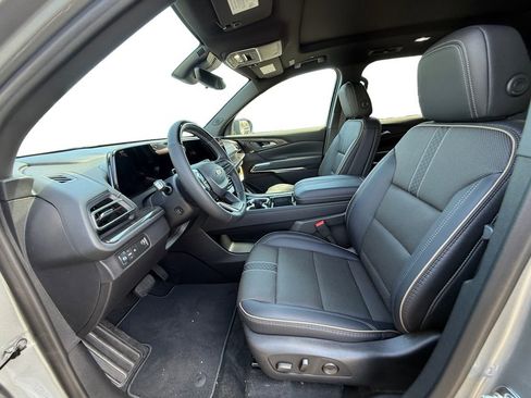New 2026 Chevrolet Traverse High Country FWD image 9