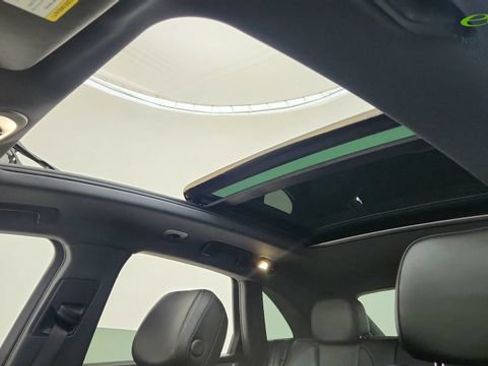 Used 2018 Porsche Macan AWD/4WD image 52