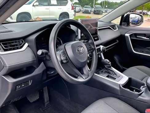 Used 2024 Toyota RAV4 XLE image 16
