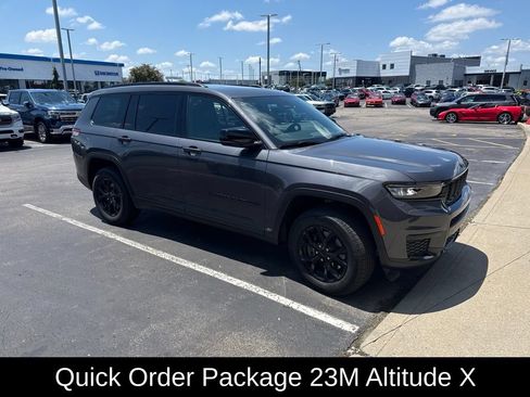 Certified 2025 Jeep Grand Cherokee L Altitude AWD/4WD image 3
