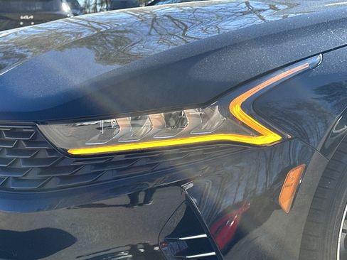 Certified 2021 Kia K5 LX image 25