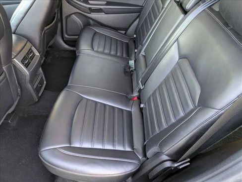 Used 2023 Ford Edge SEL image 17