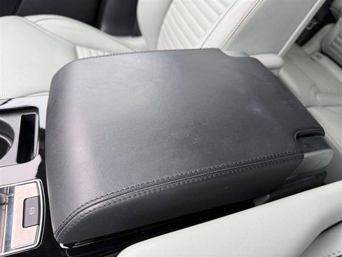 Used 2019 Land Rover Discovery HSE Luxury image 29