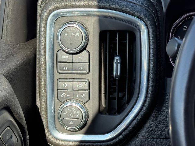 Used 2021 GMC Sierra 1500 SLT w/ SLT Convenience Package AWD/4WD image 17