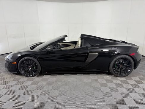 Used 2018 McLaren 570S Spider image 29
