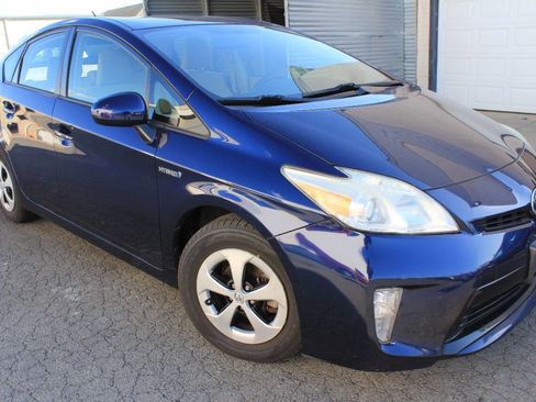 Used 2013 Toyota Prius Four image 10