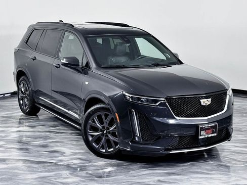Used 2020 Cadillac XT6 Sport w/ Platinum Package AWD/4WD image 3