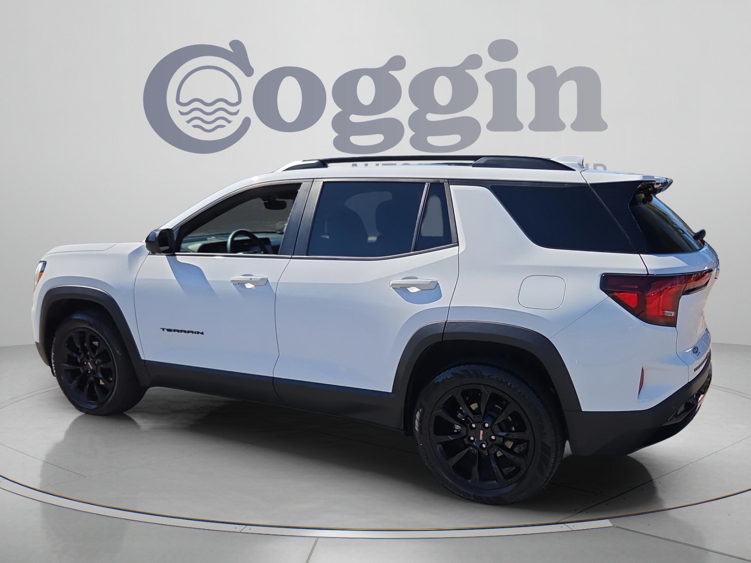 Used 2026 GMC Terrain Elevation w/ Elevation Premium Package AWD/4WD image 3