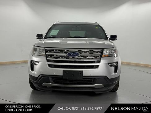 Used 2018 Ford Explorer XLT w/ Equipment Group 202A AWD/4WD image 2