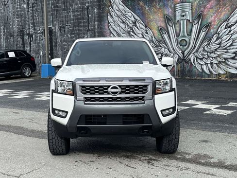 Used 2025 Nissan Frontier SV w/ SV Convenience Package AWD/4WD image 2