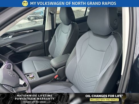 New 2026 Volkswagen Tiguan SE image 11