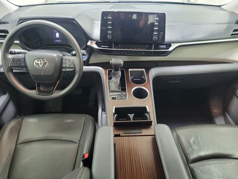 Used 2022 Toyota Sienna LE FWD image 13